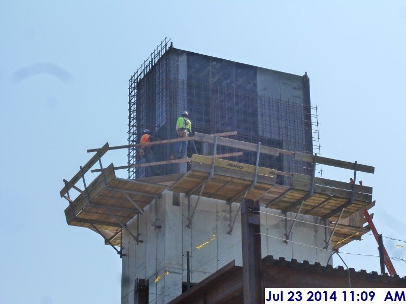 Installing rebar mats at Stair -4 (4th Floor) Facing East (800x600)